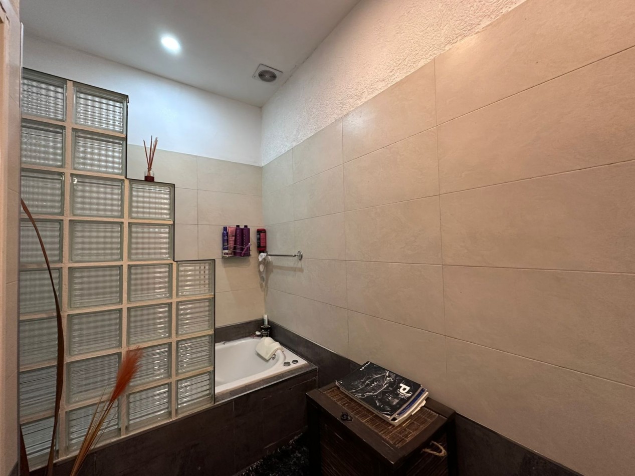 CASA 5 AMB CON PILETA | CASTELAR NORTE | TOMA DEPTO EN PARTE DE PAGO 