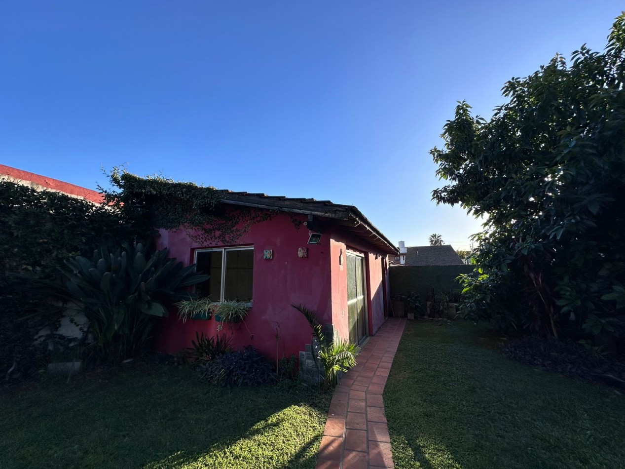 CASA 5 AMB CON PILETA | CASTELAR NORTE | TOMA DEPTO EN PARTE DE PAGO 