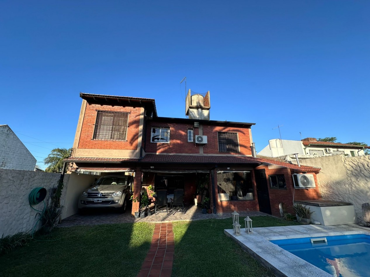 CASA 5 AMB CON PILETA | CASTELAR NORTE | TOMA DEPTO EN PARTE DE PAGO 