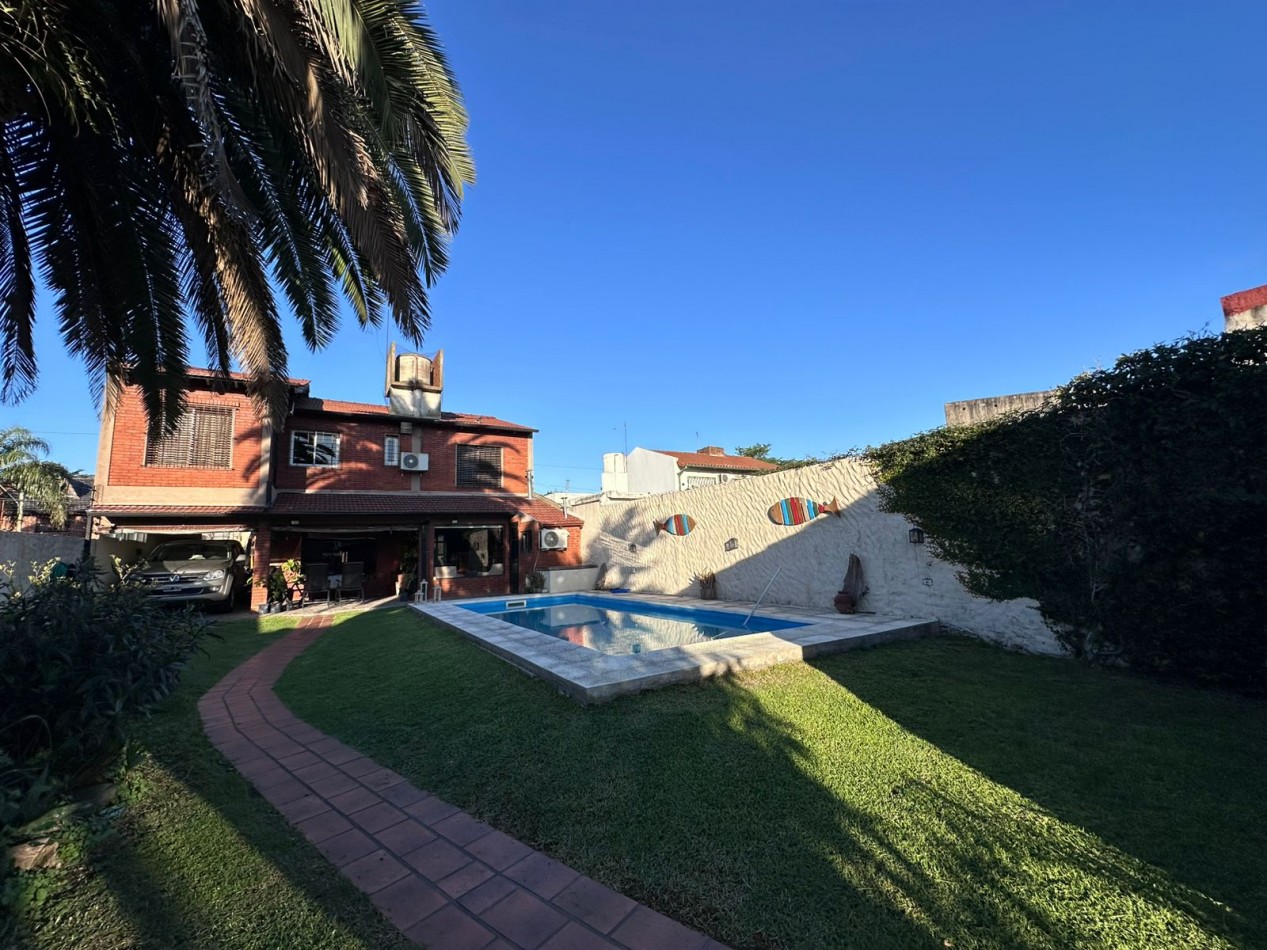 CASA 5 AMB CON PILETA | CASTELAR NORTE | TOMA DEPTO EN PARTE DE PAGO 