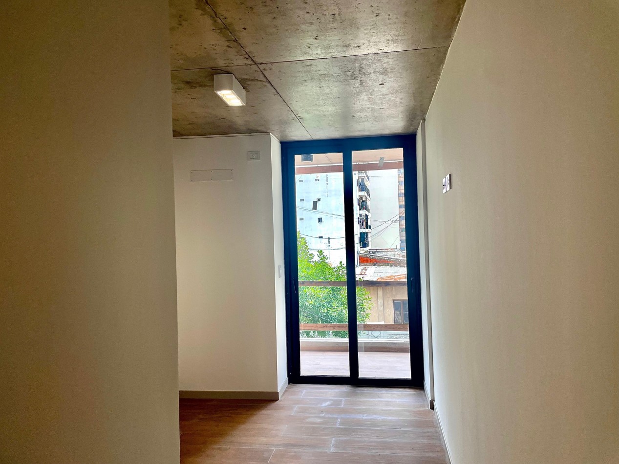 Departamento Monoambiente a estrenar en Parque Centenario, 6to piso/ patio interno