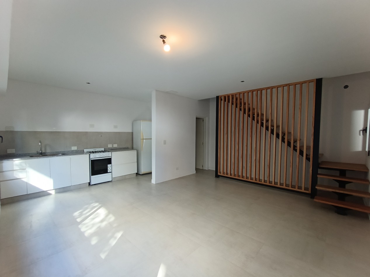 VENTA DUPLEX 4 AMBIENTES - CASTELAR SUR