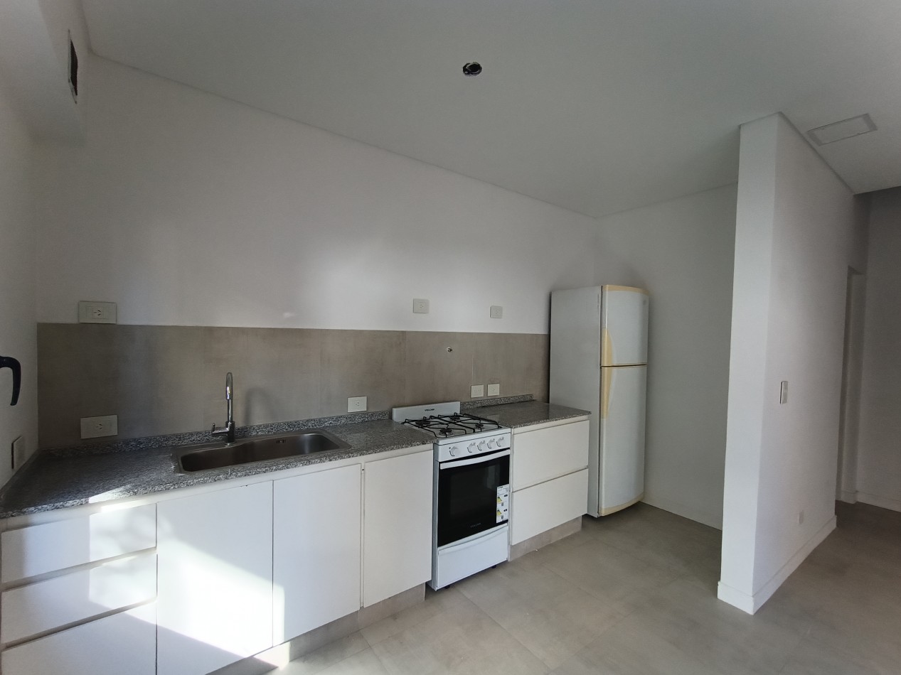 VENTA DUPLEX 4 AMBIENTES - CASTELAR SUR