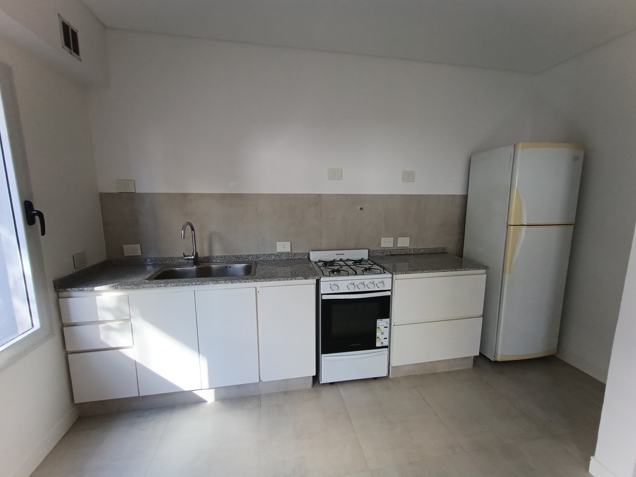 VENTA DUPLEX 4 AMBIENTES - CASTELAR SUR