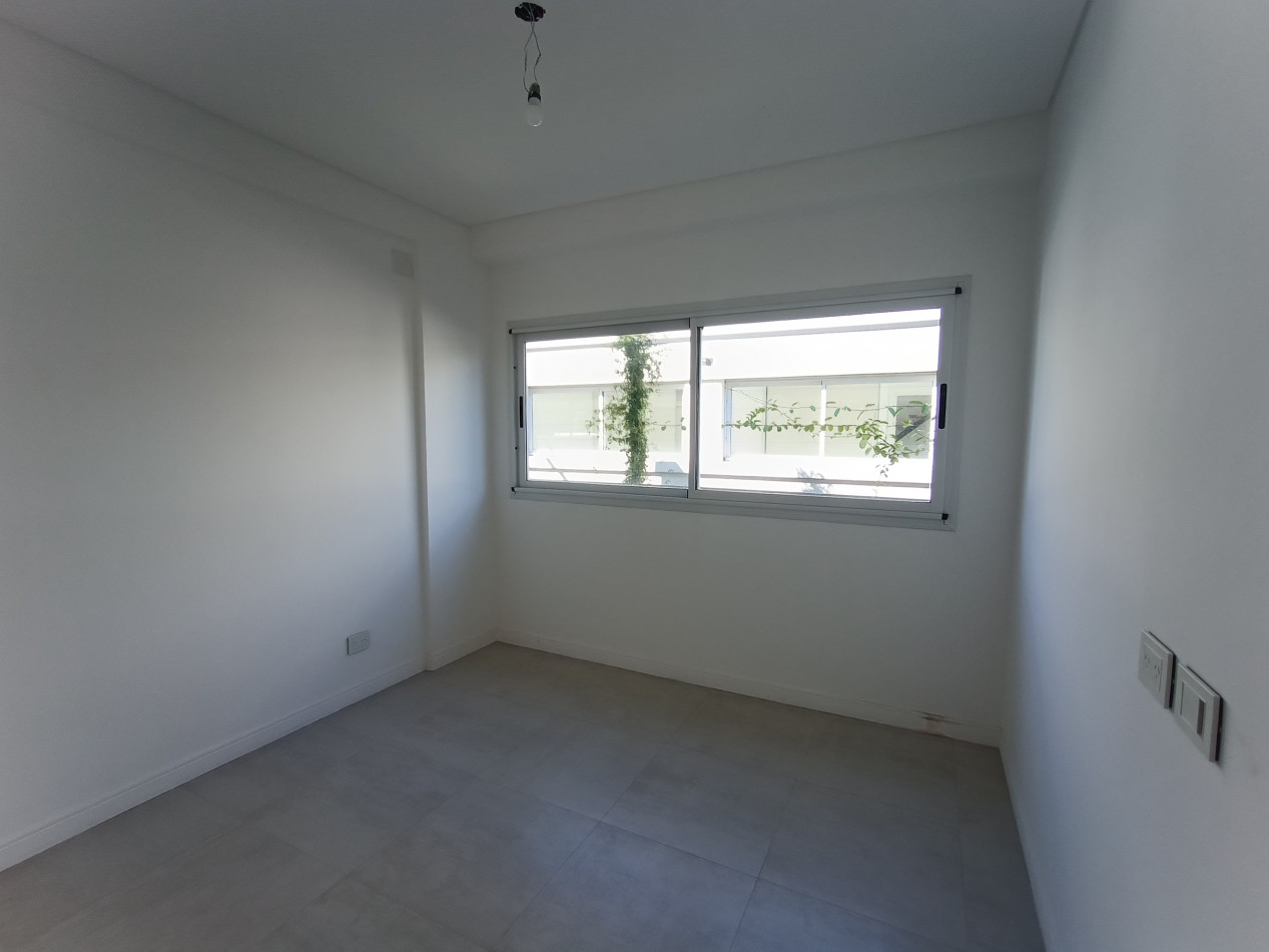 VENTA DUPLEX 4 AMBIENTES - CASTELAR SUR