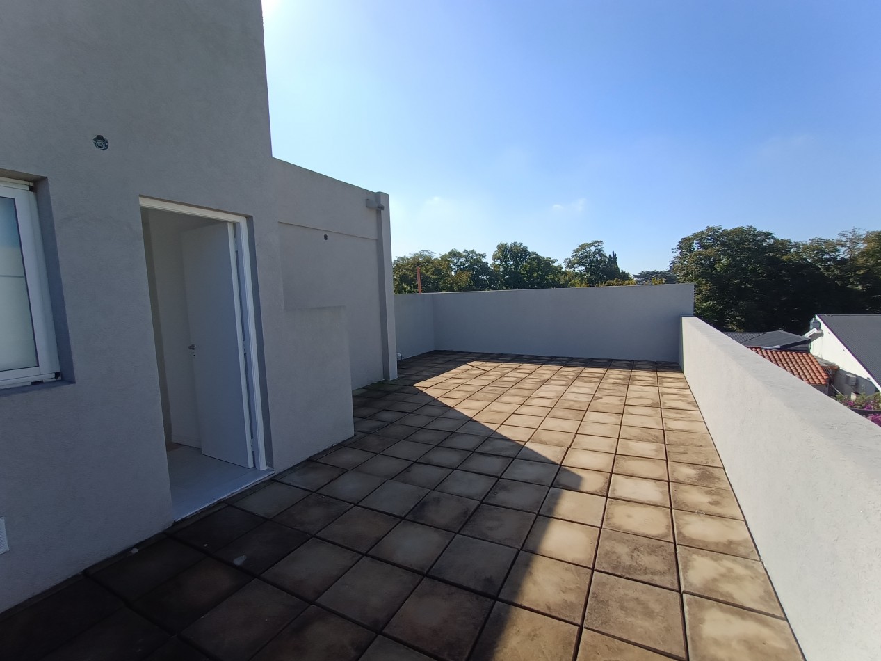 VENTA DUPLEX 4 AMBIENTES - CASTELAR SUR