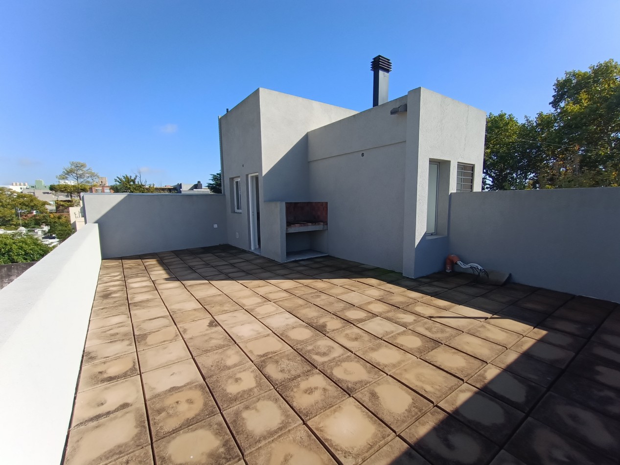 VENTA DUPLEX 4 AMBIENTES - CASTELAR SUR