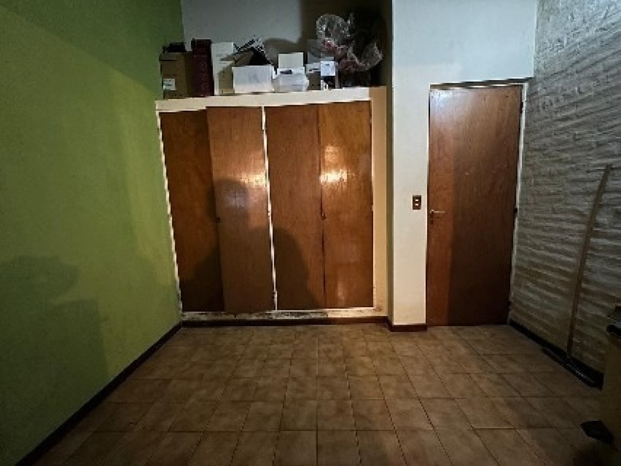 Casa con Local Comercial Estrategico en Ituzaingo Norte | Gran Potencial de Desarrollo
