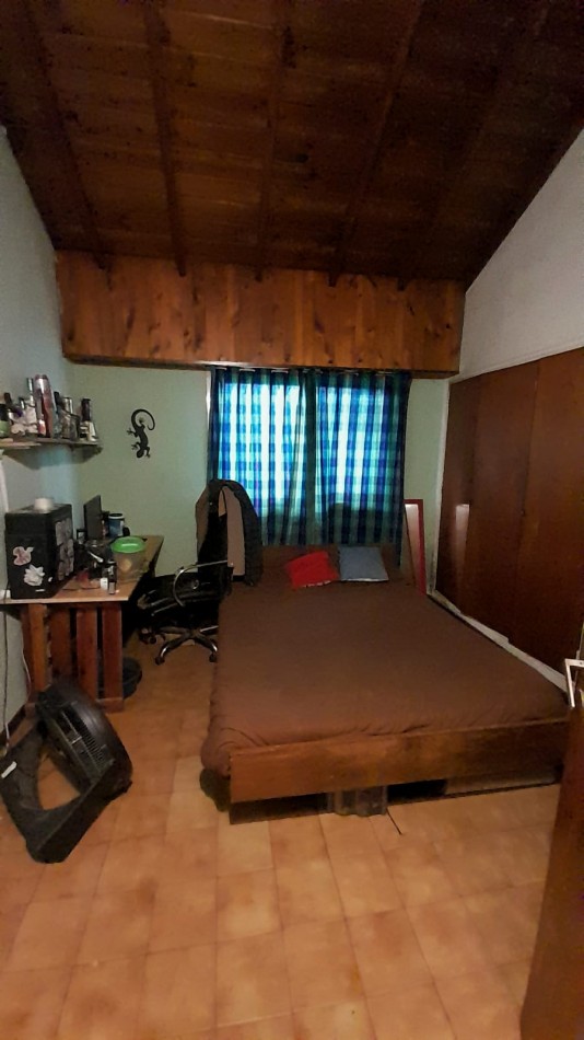 Casa con Local Comercial Estrategico en Ituzaingo Norte | Gran Potencial de Desarrollo