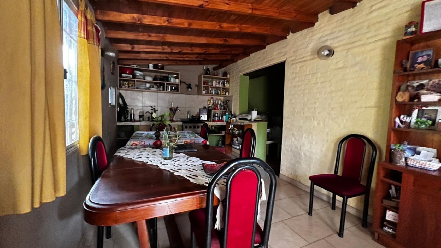 Casa con Local Comercial Estrategico en Ituzaingo Norte | Gran Potencial de Desarrollo