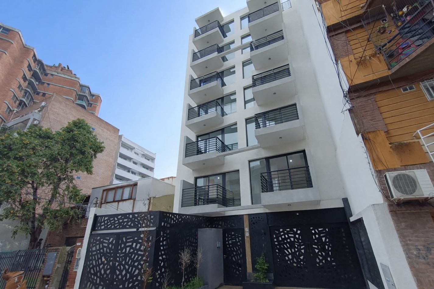 Venta monoambiente luminoso con balcon en Moron - Ideal inversion