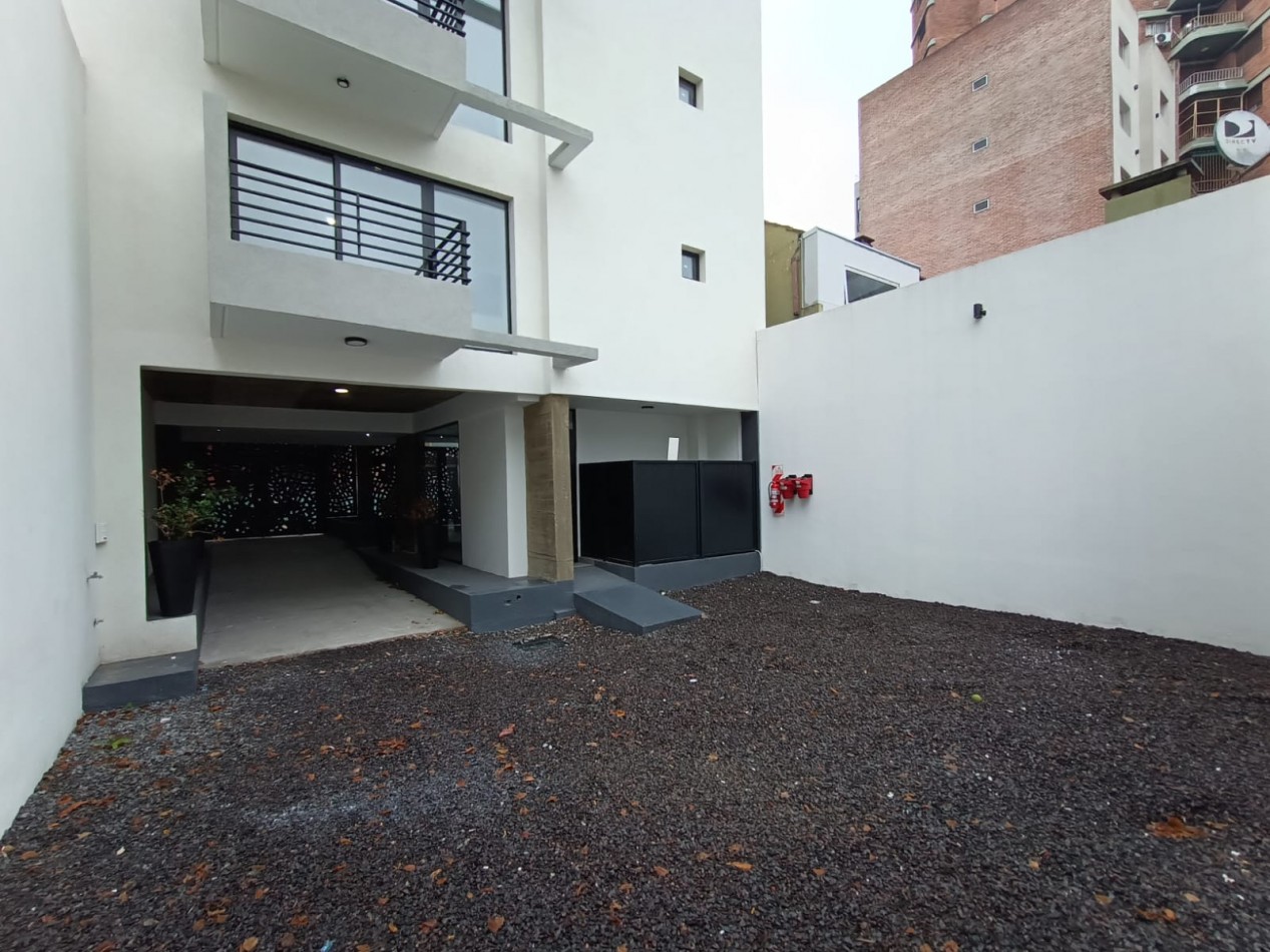 Venta monoambiente luminoso con balcon en Moron - Ideal inversion