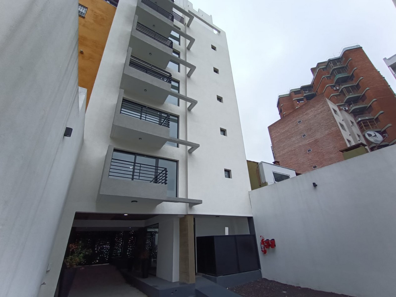 Venta monoambiente luminoso con balcon en Moron - Ideal inversion
