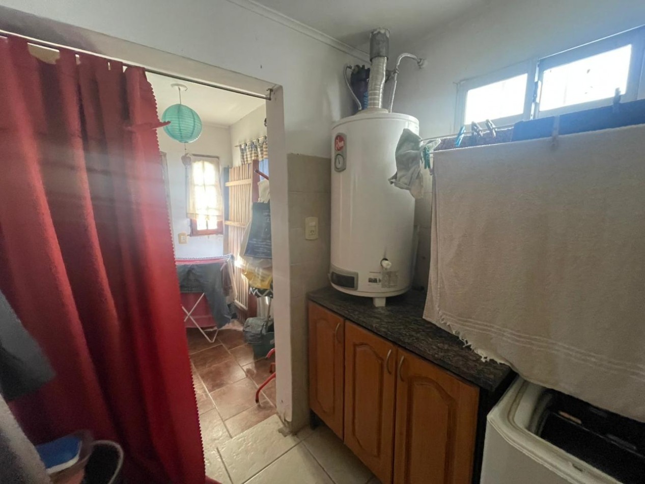 Casa con Quincho y Pileta en Castelar