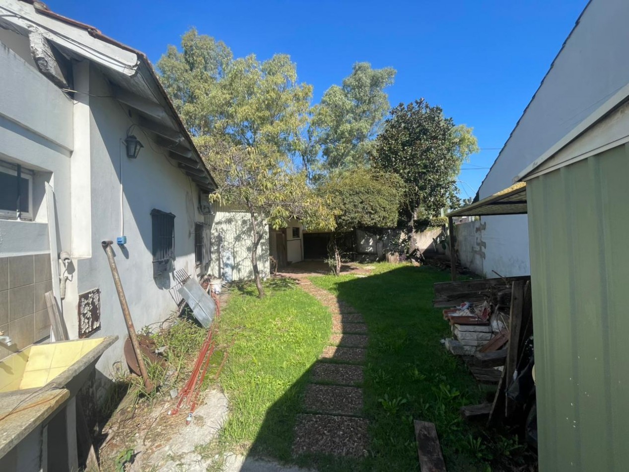 Casa con Quincho y Pileta en Castelar