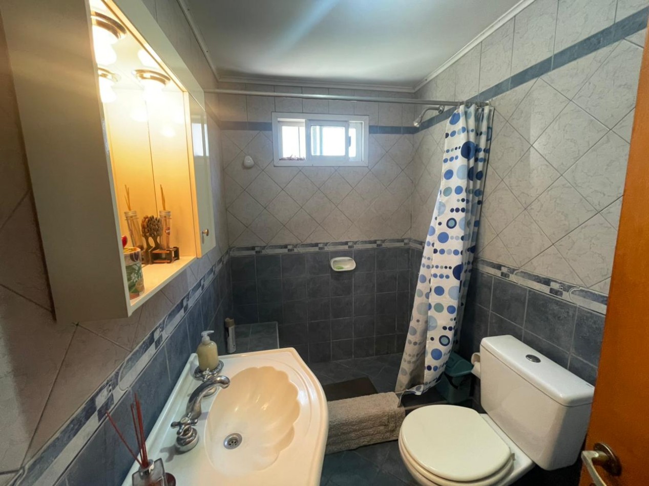 Casa con Quincho y Pileta en Castelar