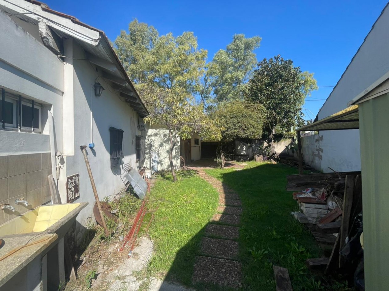 Casa con Quincho y Pileta en Castelar