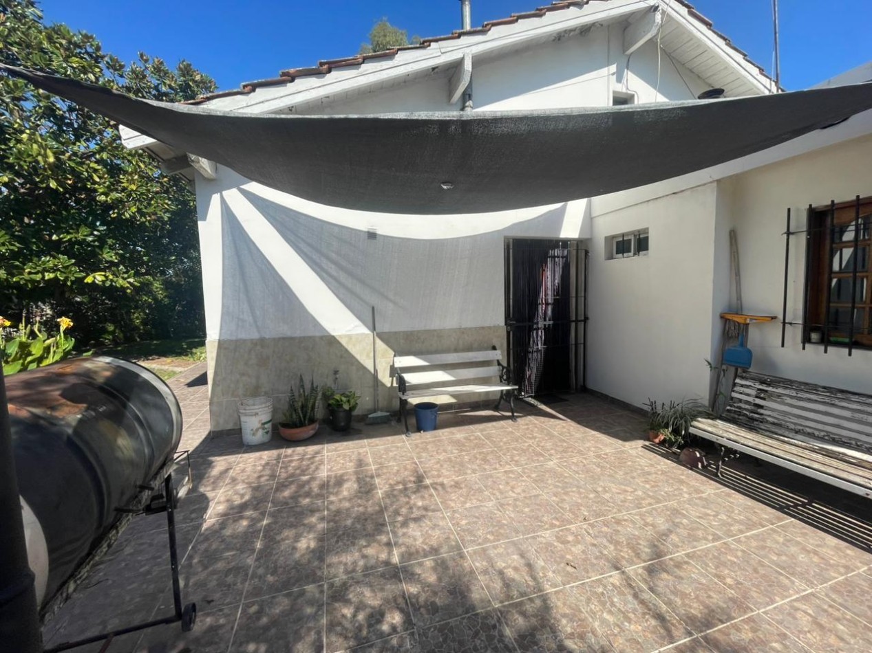 Casa con Quincho y Pileta en Castelar