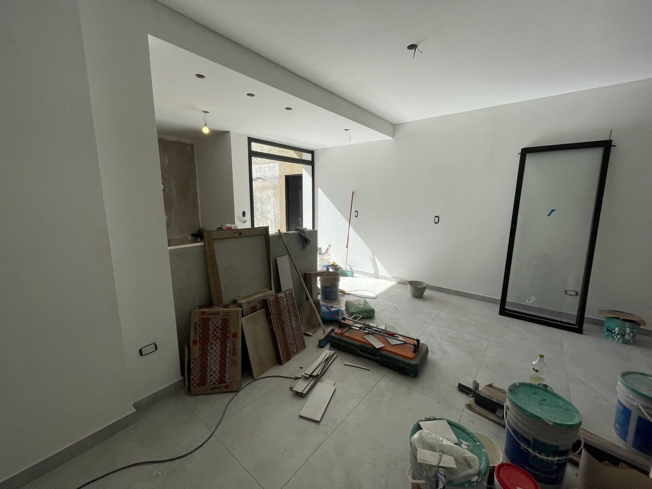 Casa 4 Ambientes Castelar Norte de 2 Plantas 
