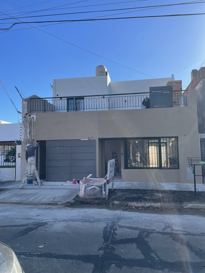 Casa 4 Ambientes Castelar Norte de 2 Plantas 
