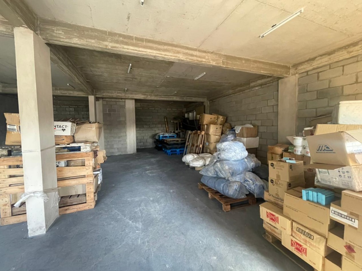 Deposito Industrial En Block 420m² Con Montacargas - Ituzaingo Norte