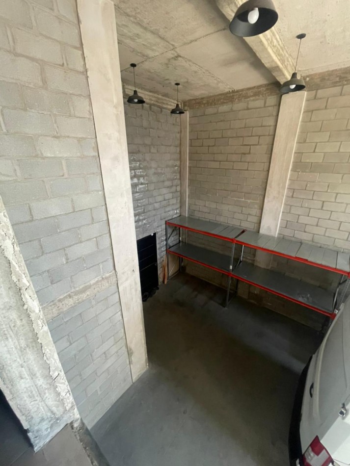 Deposito Industrial En Block 420m² Con Montacargas - Ituzaingo Norte