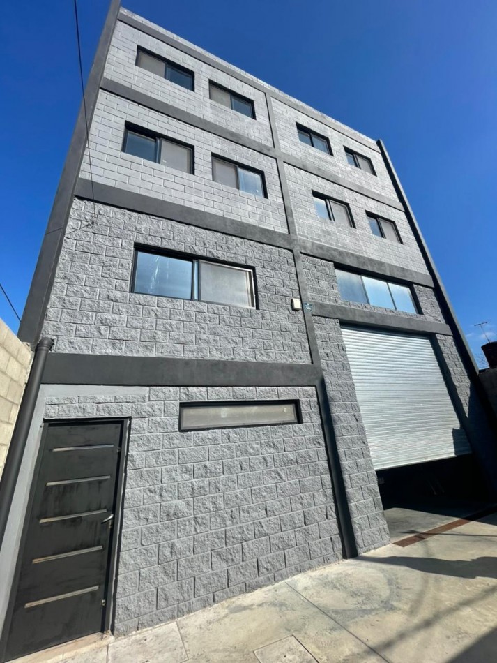 Deposito Industrial En Block 420m² Con Montacargas - Ituzaingo Norte