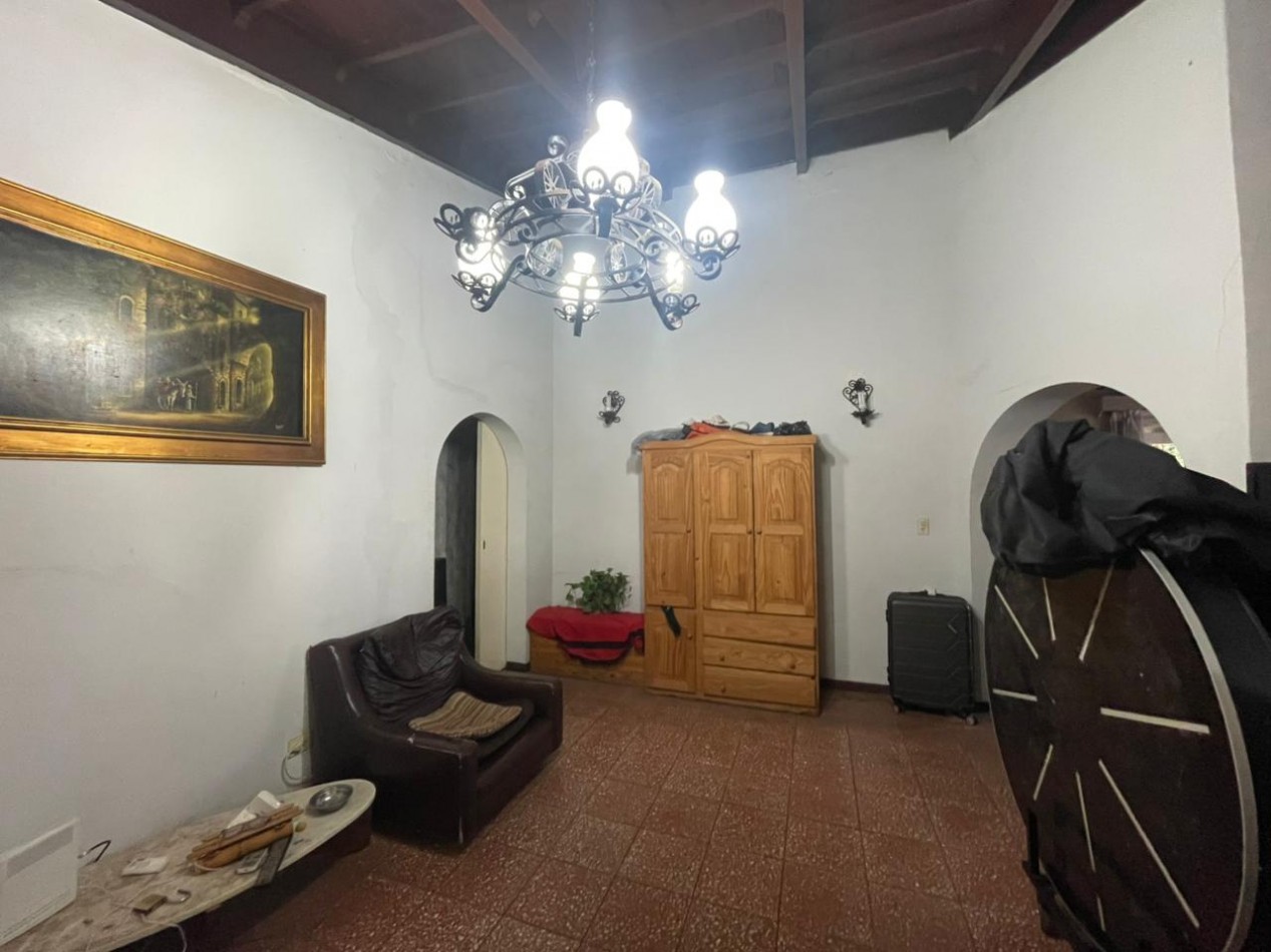 EXCLUSIVO LOTE EN CASTELAR NORTE — 723 m² | Zona Consolidada, Arbolada, Alta Categoria