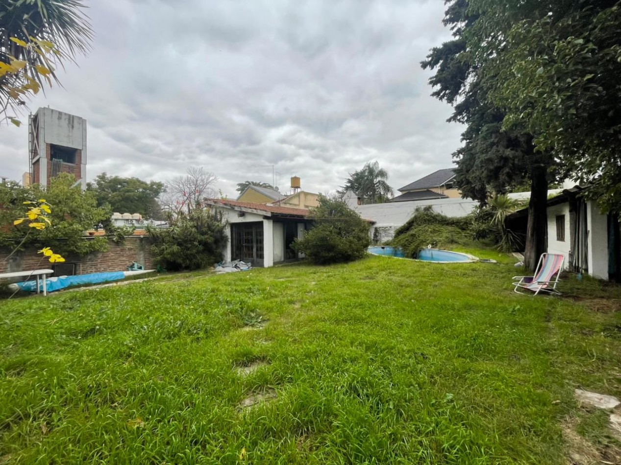 EXCLUSIVO LOTE EN CASTELAR NORTE — 723 m² | Zona Consolidada, Arbolada, Alta Categoria