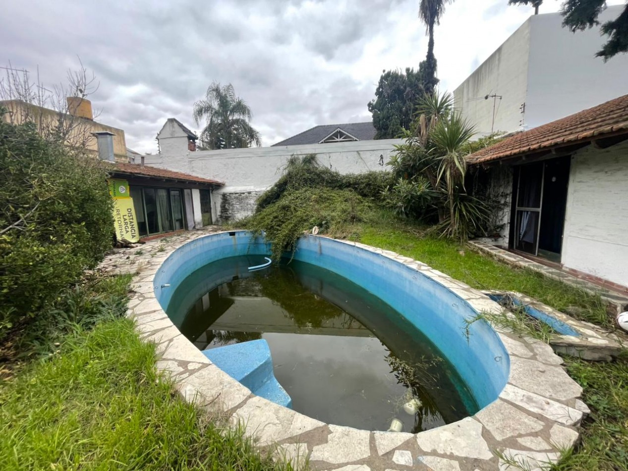 EXCLUSIVO LOTE EN CASTELAR NORTE — 723 m² | Zona Consolidada, Arbolada, Alta Categoria