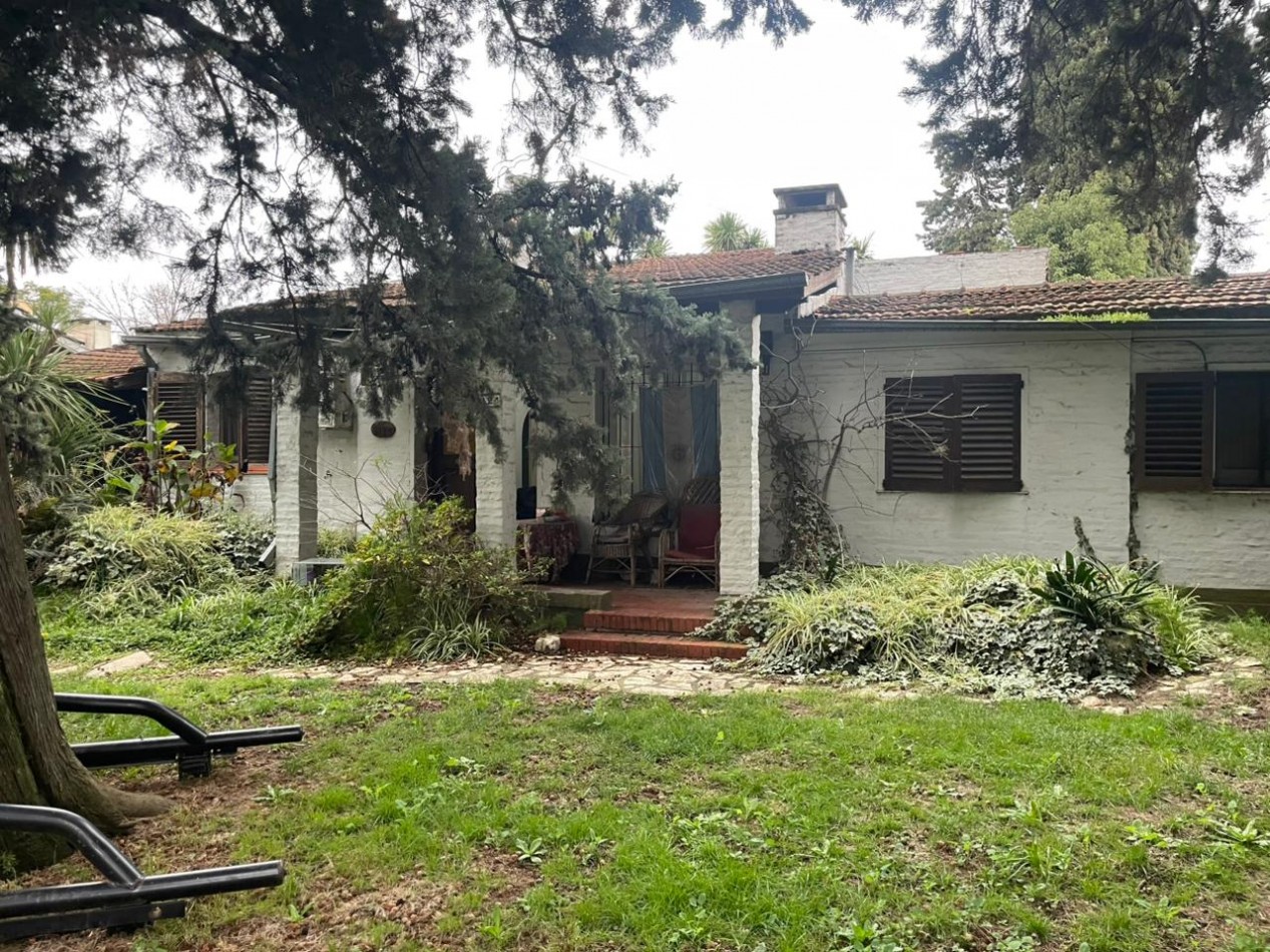 EXCLUSIVO LOTE EN CASTELAR NORTE — 723 m² | Zona Consolidada, Arbolada, Alta Categoria