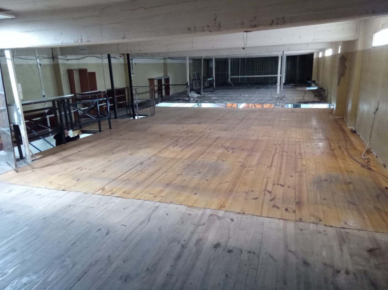 ¡ALQUILER COMERCIAL - LOCAL EN 2 PLANTAS (390 m²) - PRESIDENTE PERON AL 200, VILLA LUZURIAGA