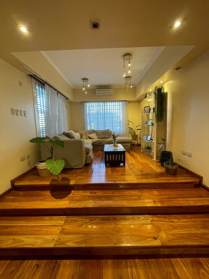 CASA 4 AMBIENTES C/PILETA CASTELAR NORTE