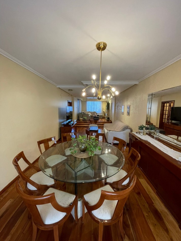 CASA 4 AMBIENTES C/PILETA CASTELAR NORTE