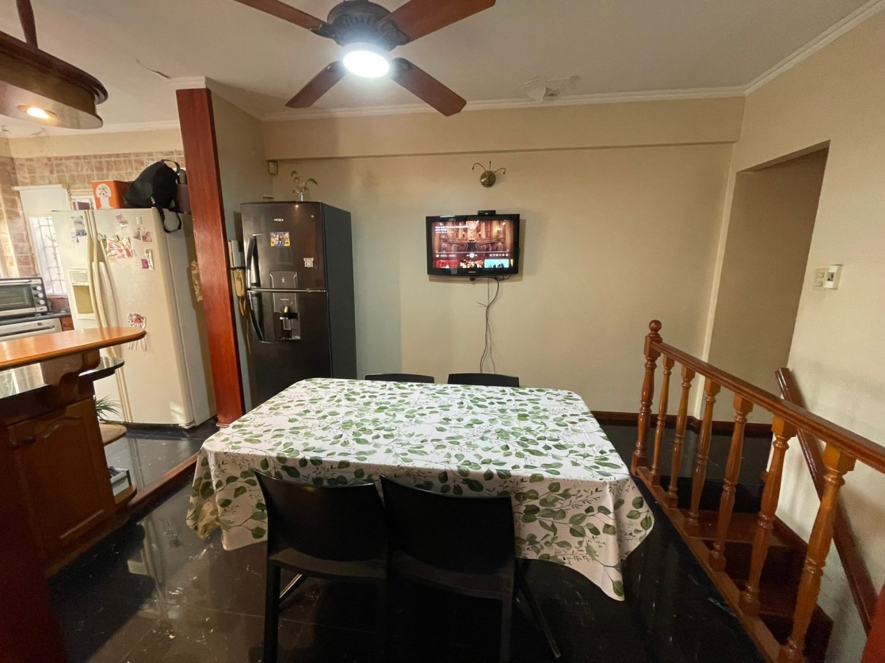 CASA 4 AMBIENTES C/PILETA CASTELAR NORTE