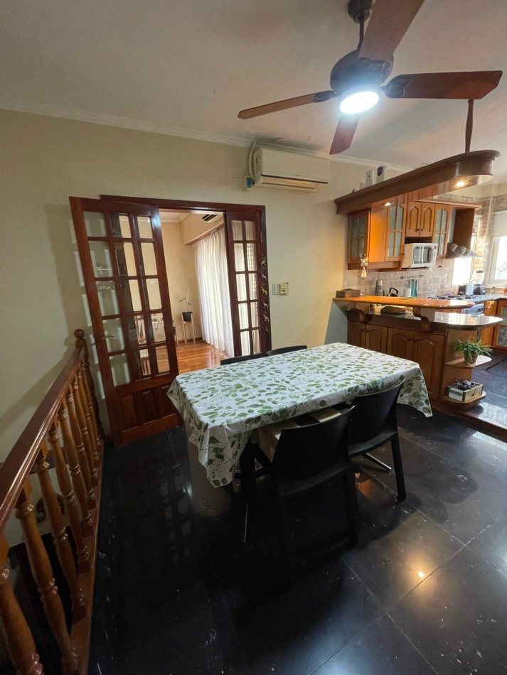 CASA 4 AMBIENTES C/PILETA CASTELAR NORTE