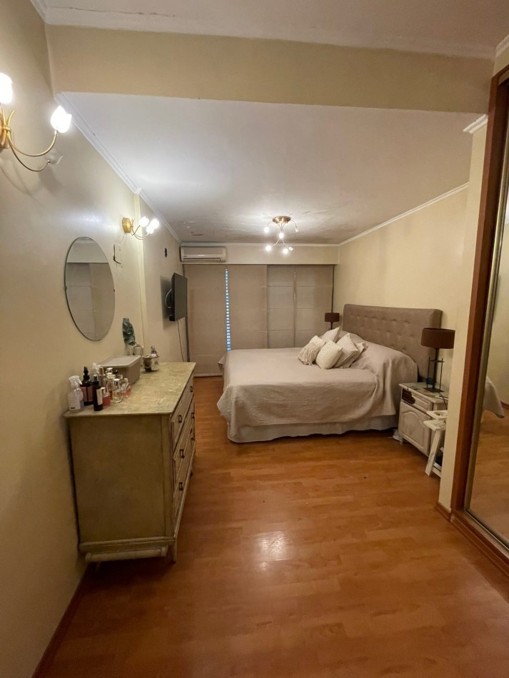 CASA 4 AMBIENTES C/PILETA CASTELAR NORTE