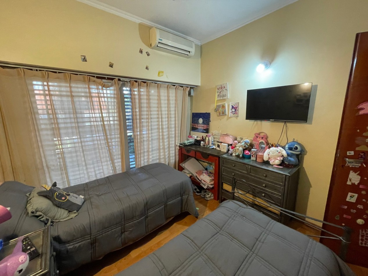 CASA 4 AMBIENTES C/PILETA CASTELAR NORTE