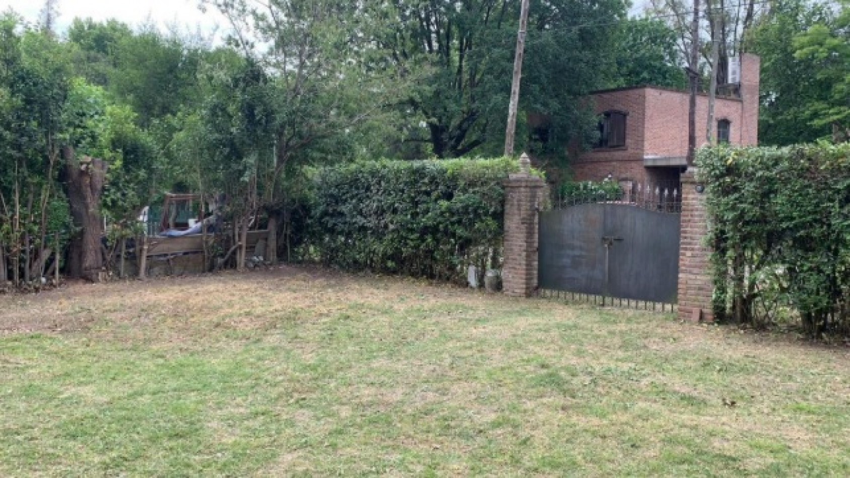 Venta lote terreno 24 x 37mts Leloir Udaondo