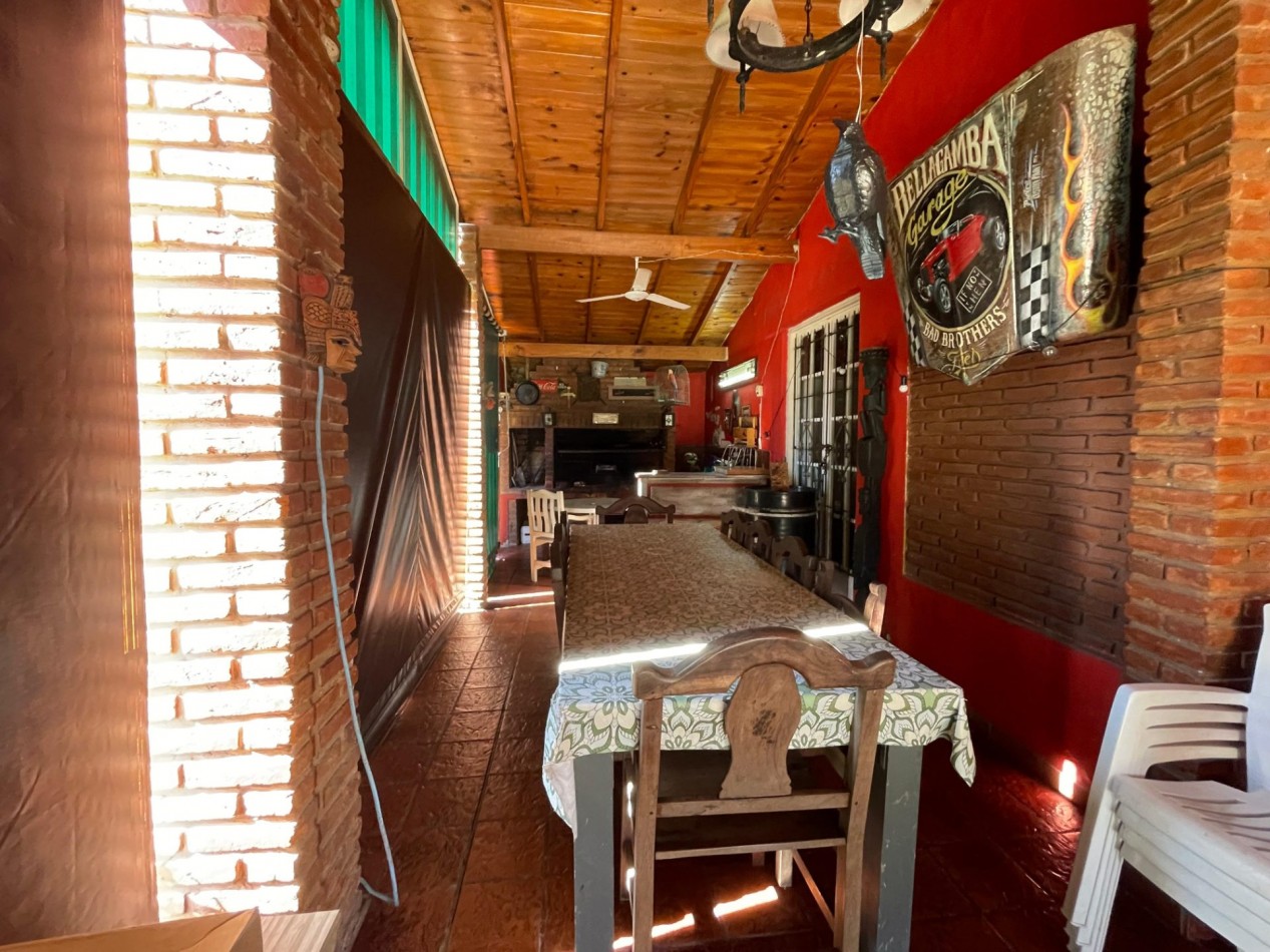 Casa 3 ambientes con amplio terreno, galeria y parrilla en Paso del Rey