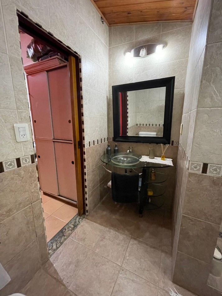 Casa 3 ambientes con amplio terreno, galeria y parrilla en Paso del Rey