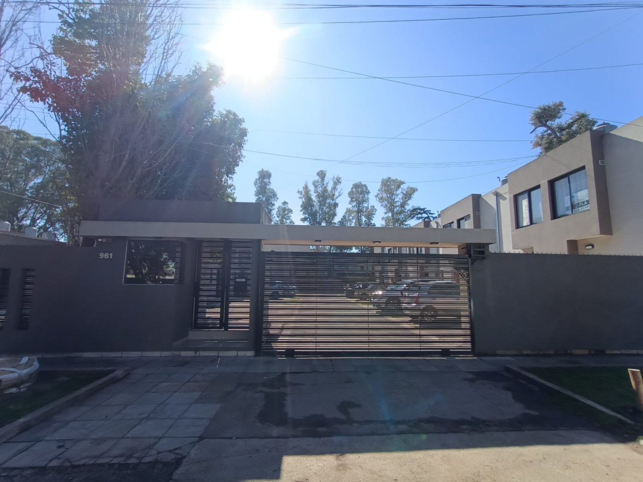 Alquiler Duplex 3 ambientes Udaondo c/ cochera