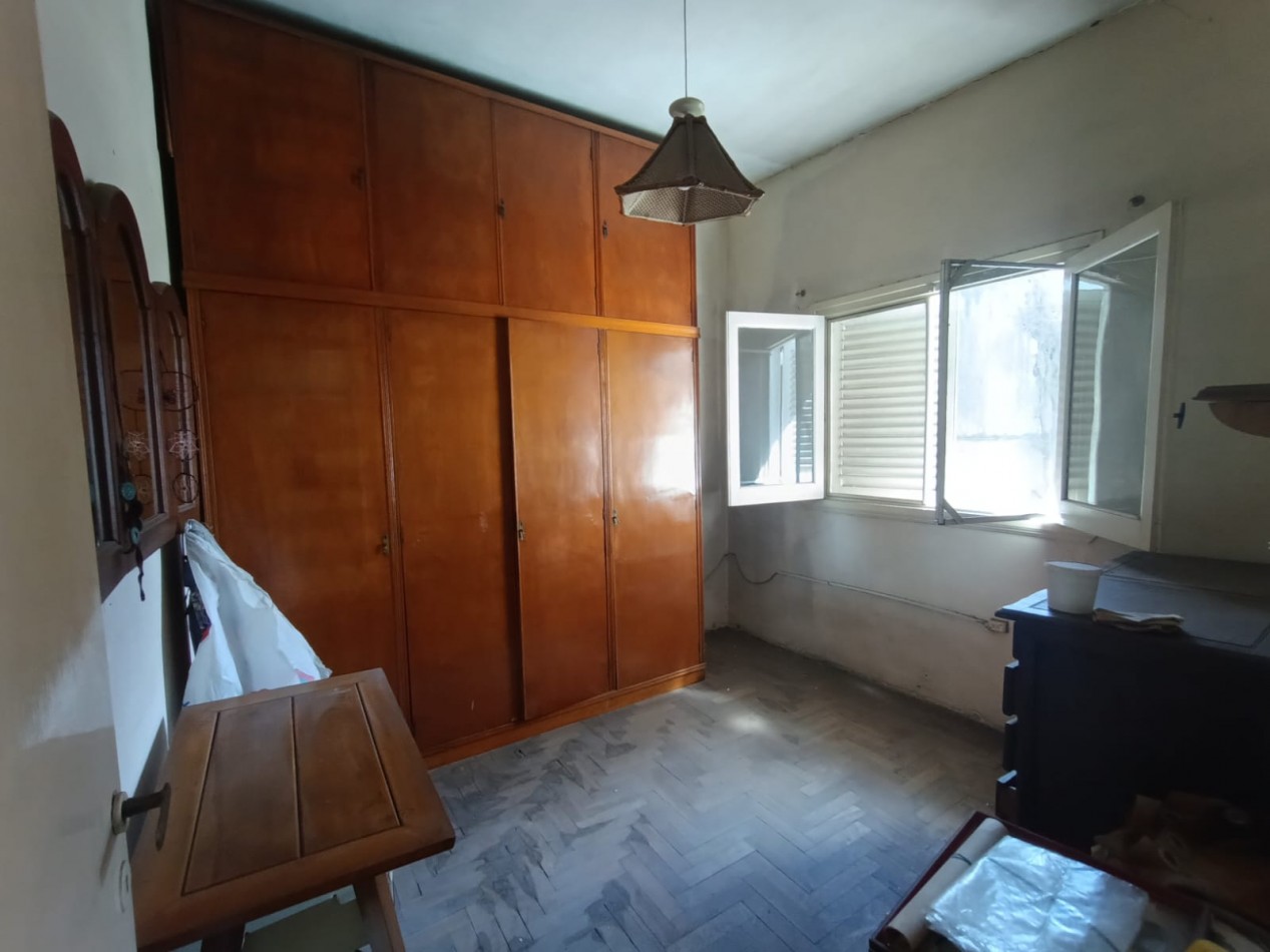 Venta casa 3 ambientes Castelar A RECICLAR 10 x 38mts APTO CREDITO
