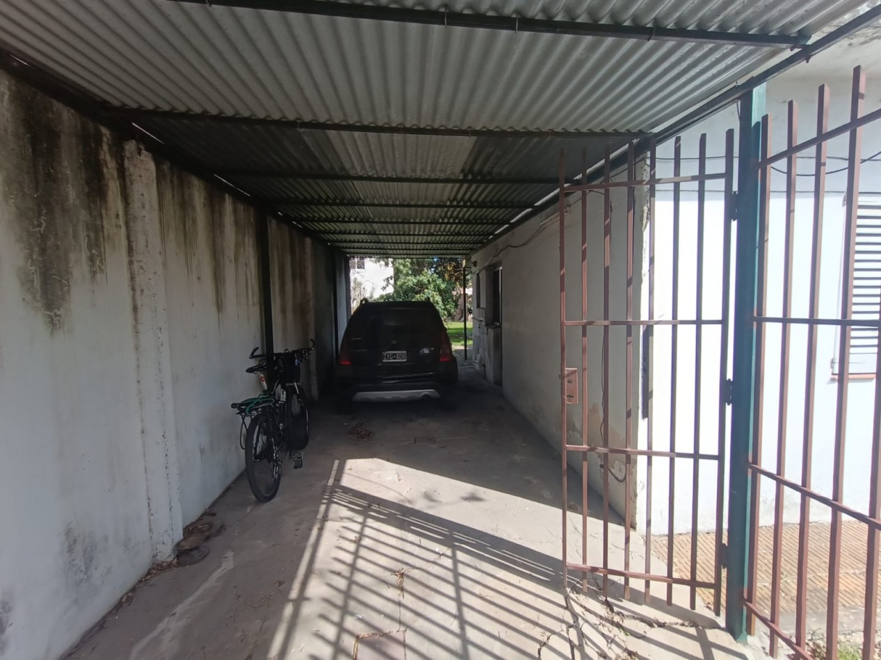 Venta casa 3 ambientes Castelar A RECICLAR 10 x 38mts APTO CREDITO