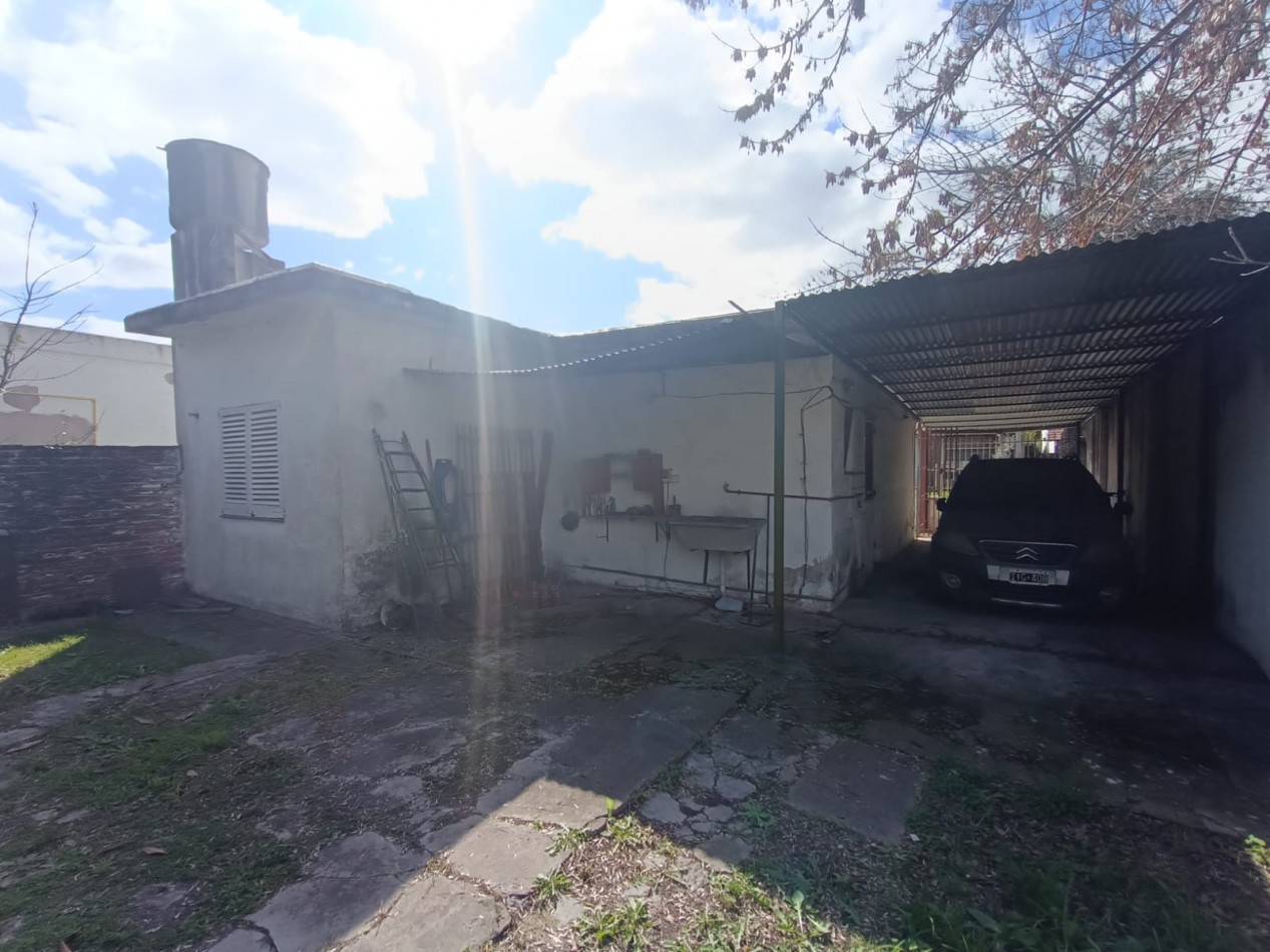 Venta casa 3 ambientes Castelar A RECICLAR 10 x 38mts APTO CREDITO