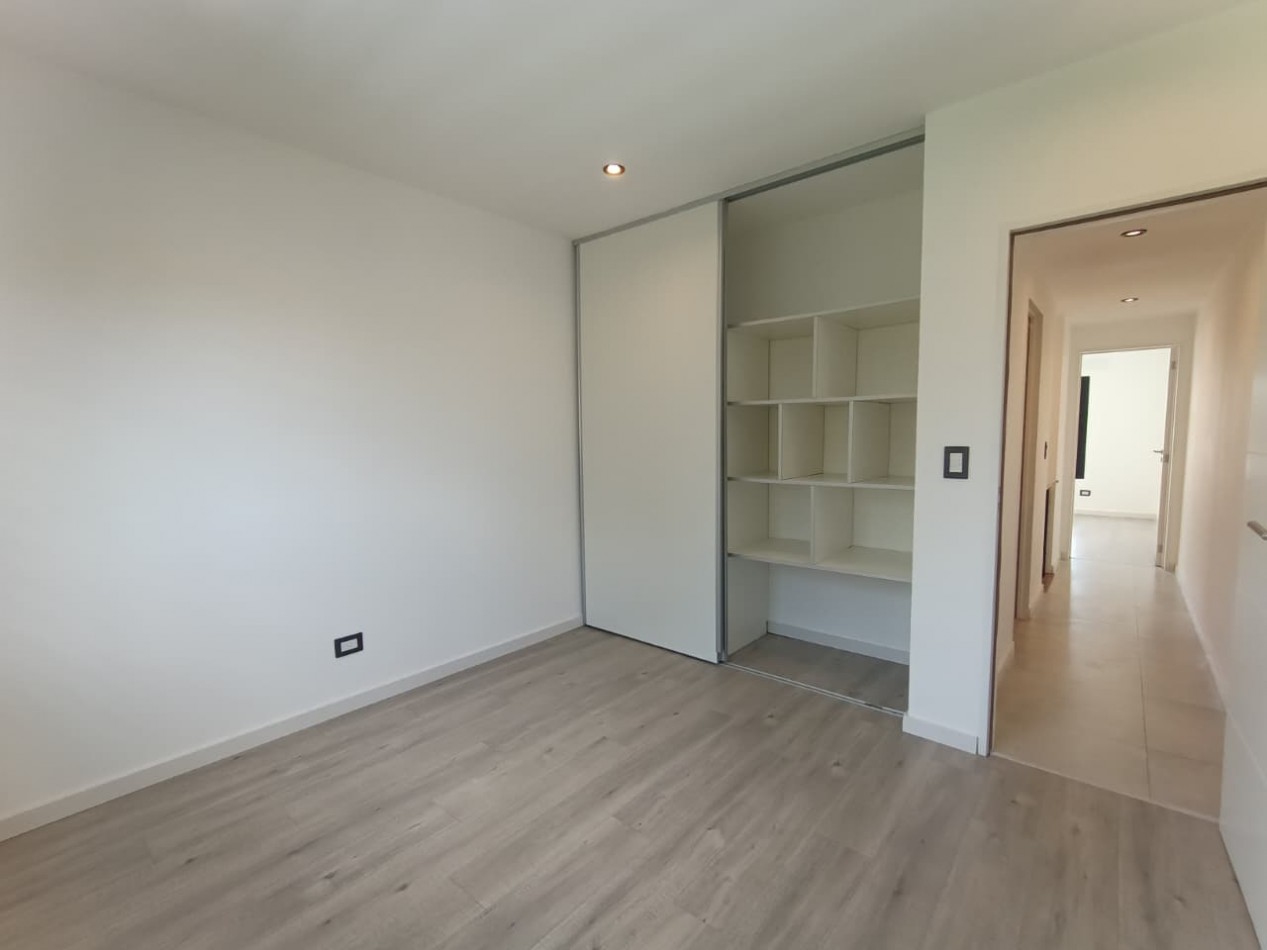 Venta duplex 3 ambientes Ituzaingo Norte en complejo
