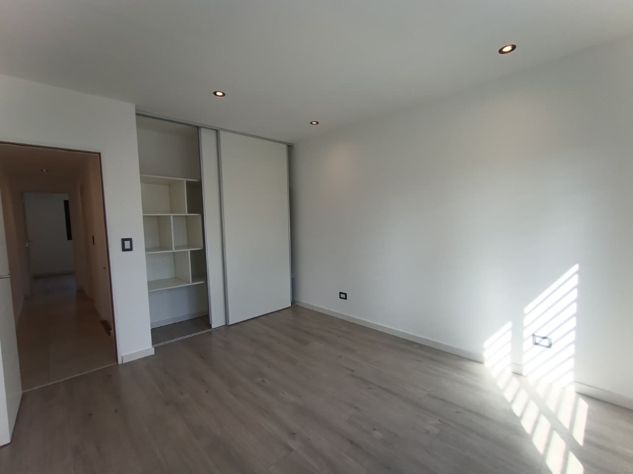 Venta duplex 3 ambientes Ituzaingo Norte en complejo