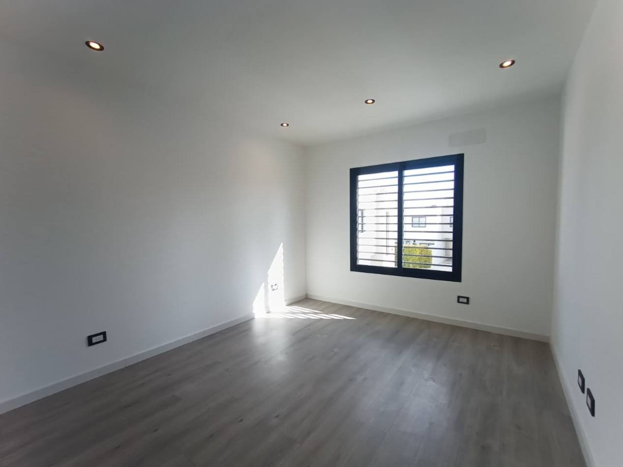 Venta duplex 3 ambientes Ituzaingo Norte en complejo