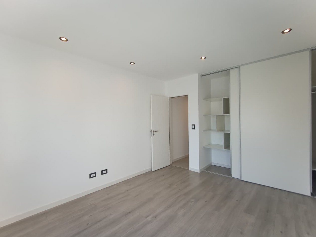 Venta duplex 3 ambientes Ituzaingo Norte en complejo