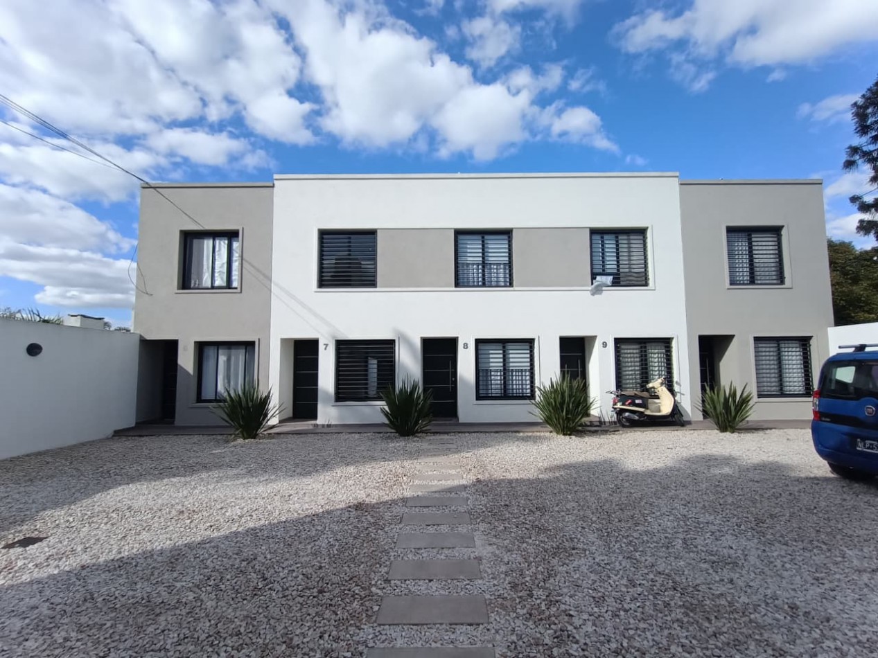 Venta duplex 3 ambientes Ituzaingo Norte en complejo